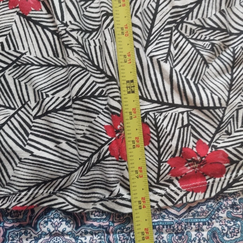 J.Jill Smocked Black White Red Floral Peasant‎ Top Size Large Tall